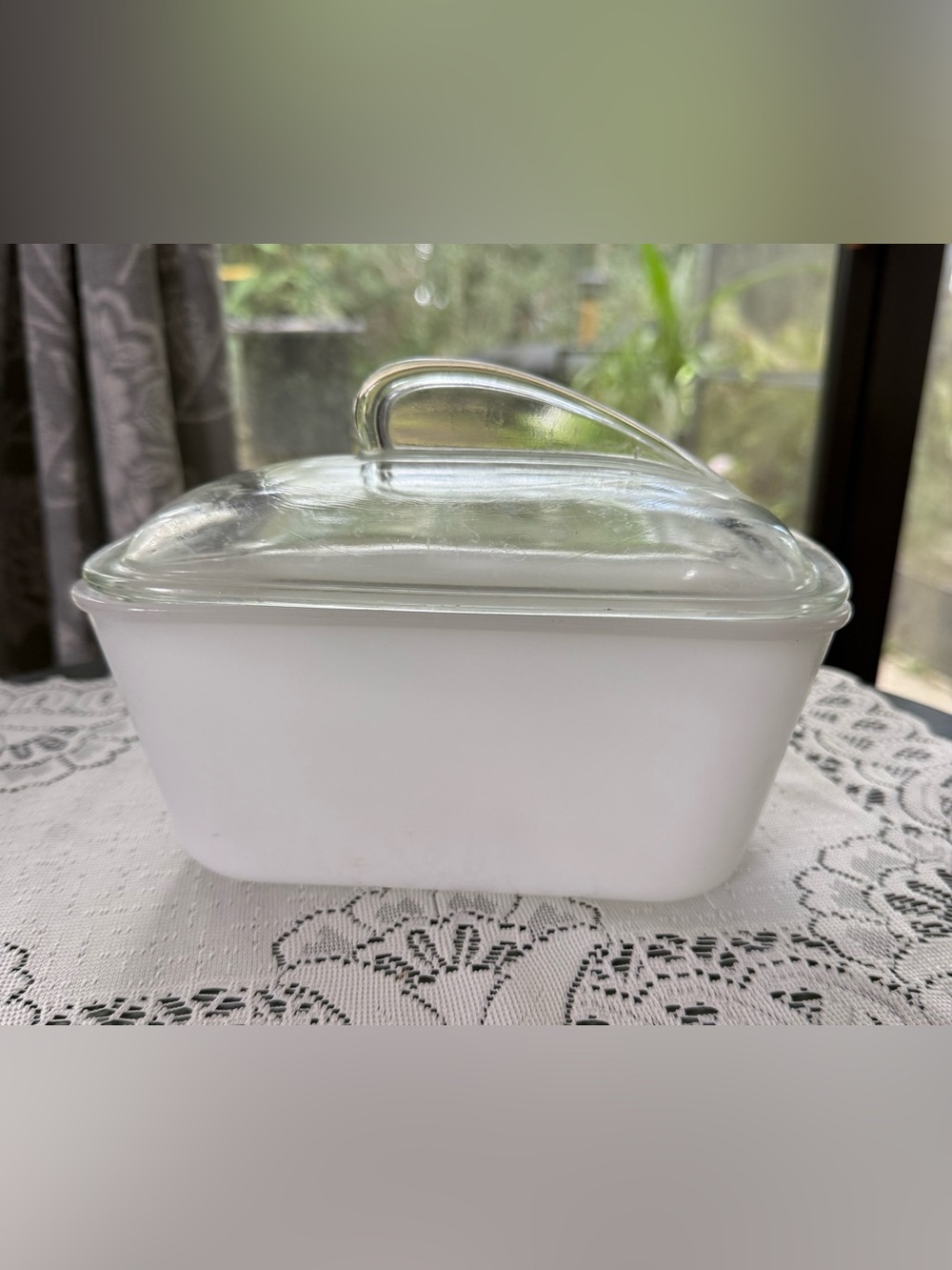 Vintage Glasbake J-805 Milk Glass 1.5 Qt Refrigerator Dish Fin Lid USA